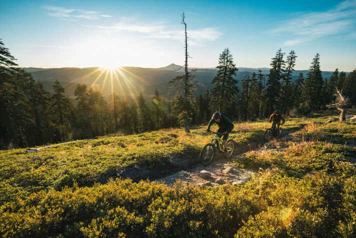   Neue, abgelegene Traum-Trails erschließen, dafür hat Santa Cruz das Heckler elektrifiziert.