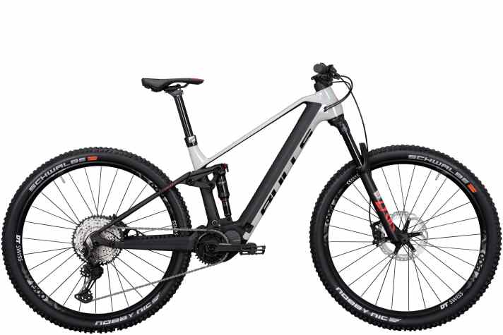   Für das Mittelklasse-Modell AMS 2 Carbon sind 5999 Euro fällig.
