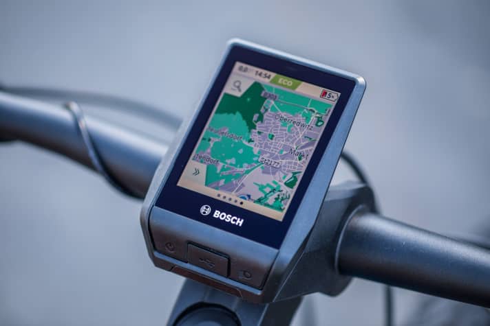   Das E-Hardtail kommt mit Boschs neuem Nyon-Display mit Komoot-Schnittstelle zum Tourenfahren.