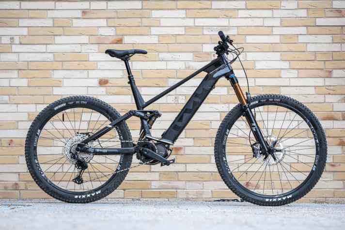   Großes Vorderrad, neuer Motor, neue Farben, neue Ausstattung: Das sind die Änderungen am Husqvarna Mountain Cross für die kommende Saison. Das Topmodell MC7 kostet 6799 Euro.
