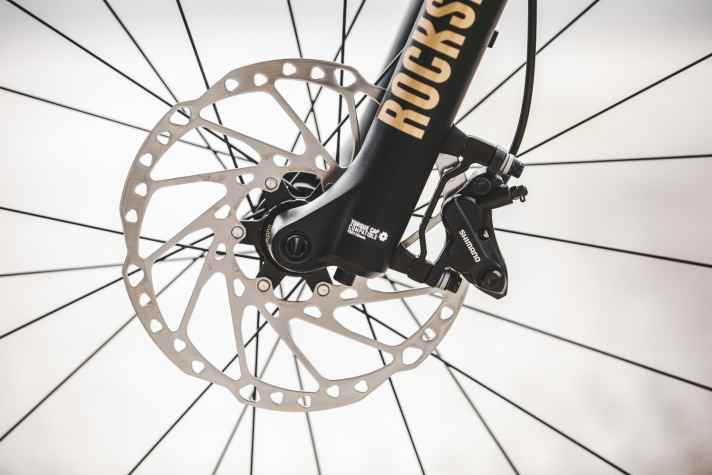   Bremsen leicht gemacht! Alle E-MTBs aus der Sonic-Familie kommen mit Vier-Kolben-Bremsen daher.
