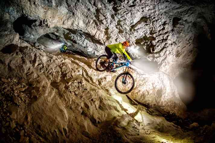   Black-Hole-Trail - Tipp: Eine Extra-Lampe mitbringen – das beruhigt die Psyche. 