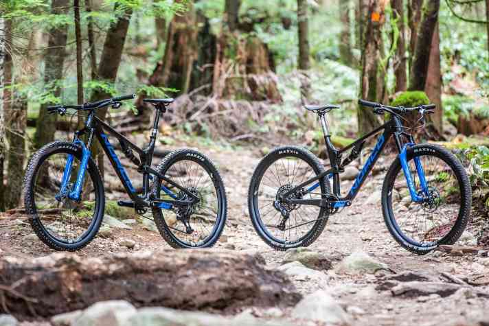   Beide Bikes nebeneinander. Links das Revolver 120, rechts das Revolver 100.