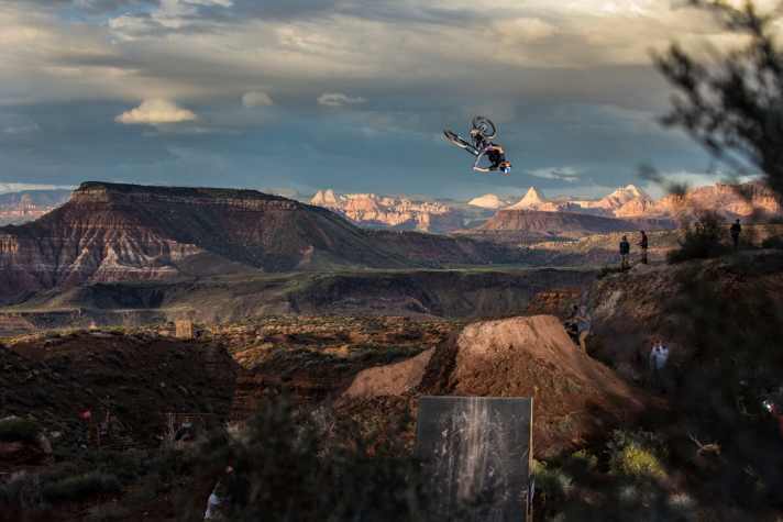   Andreu Lacondeguy on air