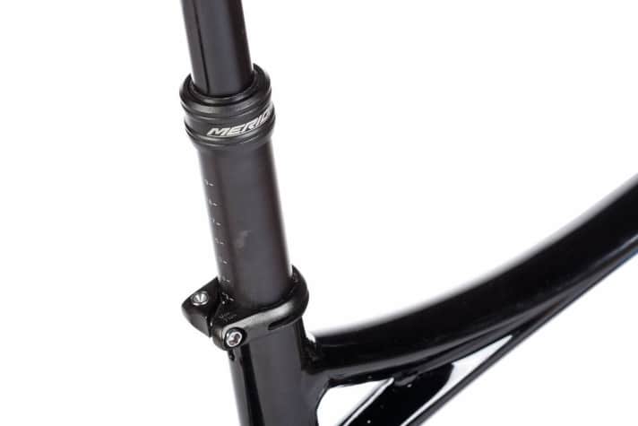   Cube, Merida und Focus nutzen die gleiche Tele-Stütze eines Drittanbieters mit 120 bis 150 Millimetern Verstellbereich und labeln das Produkt mit dem eigenen Namen. Eine teurere Rockshox Reverb schafft es nur bei den drei Versendern ans Rad.