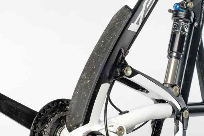   Nette Details wie einen Unterrohrschutz findet man am Orbea zur Genüge. Die nicht integrierten Leitungen sollen die Wartung vereinfachen.