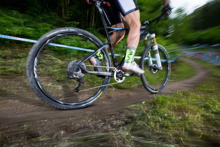   Das Test-Setup: Mit Zweifach-Kurbel an einem BMC Teamelite.