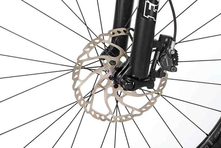   Canyon & Rose: Beide Versender rüsten die SLX/Deore-Bremsen vorne mit 200er-Bremsscheiben aus. Das ist für den Einsatzbereich kein Fehler.