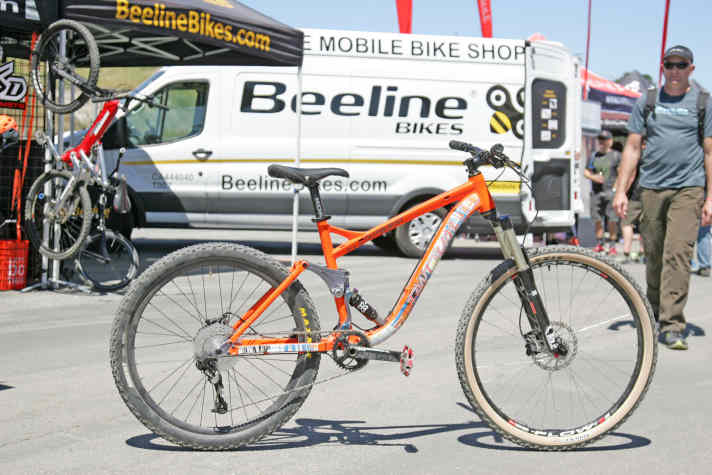 Das Tantrum Bikes „Hybrid“: ein Prototyp mit 29-Zoll-Vorderrad und 27,5er hinten.