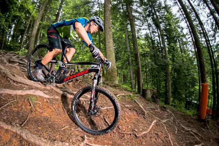   BIKE-Redakteur Ludwig Döhl probiert sie aus: die Magura WP Boltron Federgabel