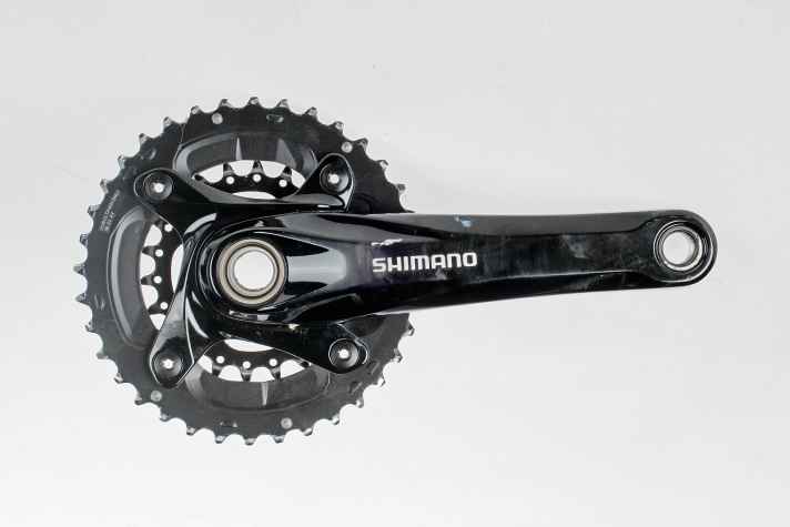   104 mm Lochkreis (10fach) wird bei den meisten Kurbeln verwendet, wie hier im Bild bei einer Shimano-Kurbel.