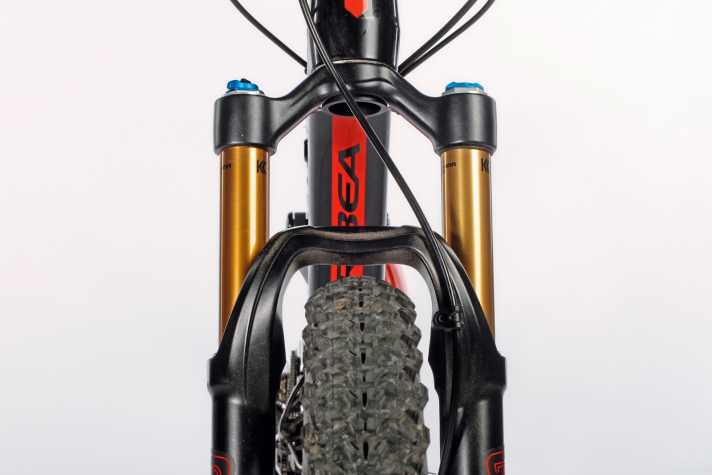   Orbea, Trek, Fuji: Sichtbar breiter bauen die Gabeln mit Boost-110-Standard. Subjektiv ein Gewinn, für die Laufradkompatibilität ein Verlust.