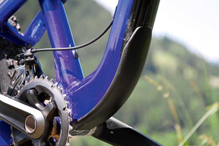   Rose Root Miller 1 – gut geschützt: solide Gummierung im Tretlagerbereich. Am Unterrohr zieht sich eine dünne Schutzfolie bis weit nach oben.