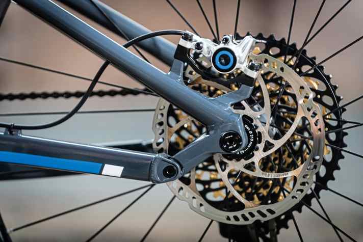   Radon Skeen Trail Ultimate: Maguras MT Trail gilt als Referenz unter den Trail-Bremsen und kombiniert satte Bremskraft mit moderatem Gewicht.
