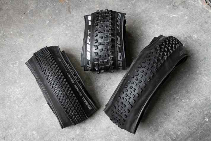 Reifen: Rocket Ron von Schwalbe (Nr. 1, rechts), Kenda Small Block Eight (Nr. 2, links), Schwalbe Fat Albert (Nr. 3, mitte)