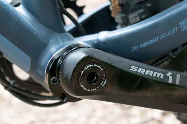   Votec VC Plus: Über ein Exzenter-Innenlager kann man die Tretlagerhöhe anpassen. Die Verstellung geht schnell und legt das Tretlager bis zu 16 mm tiefer. 