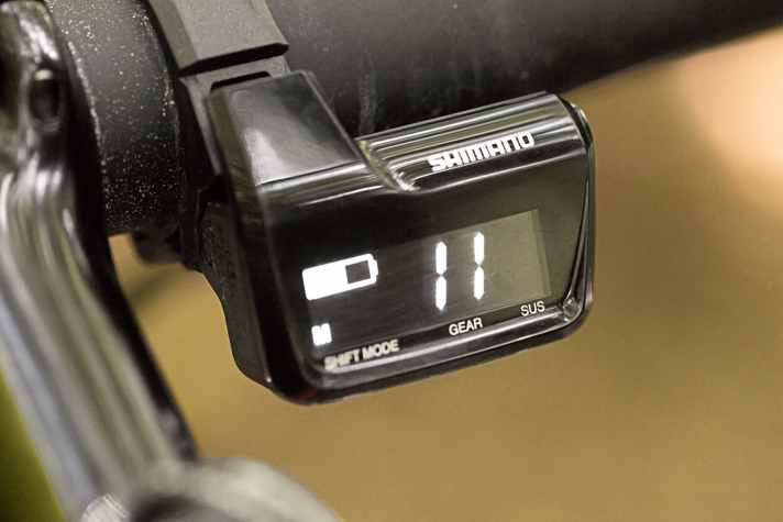   Specialized Epic S-Works: Während unseres Tests hatten wir weder mit dem Akku noch mit der Funktion der elektronischen Schaltung Probleme.