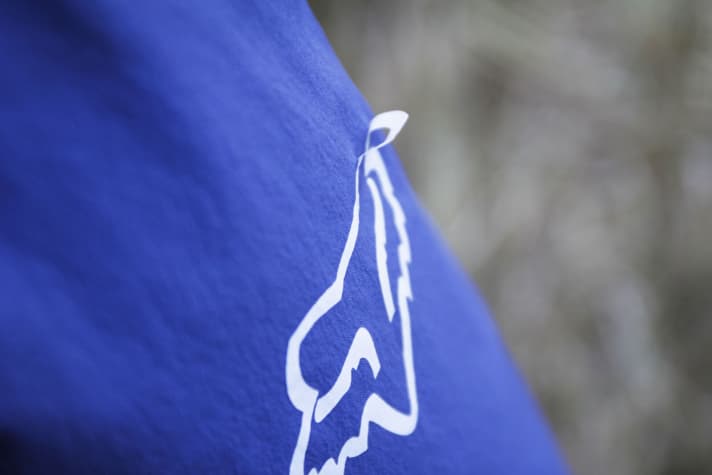  Schlappohr: bei dem Preis etwas ärgerlich. Der Logo-Fuchs lässt schon nach zwei Wäschen die Ohren hängen.
