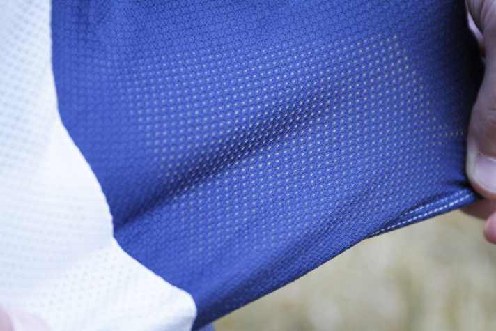   Das Polartec-Material am Torso ist extrem luftig und angenhem.