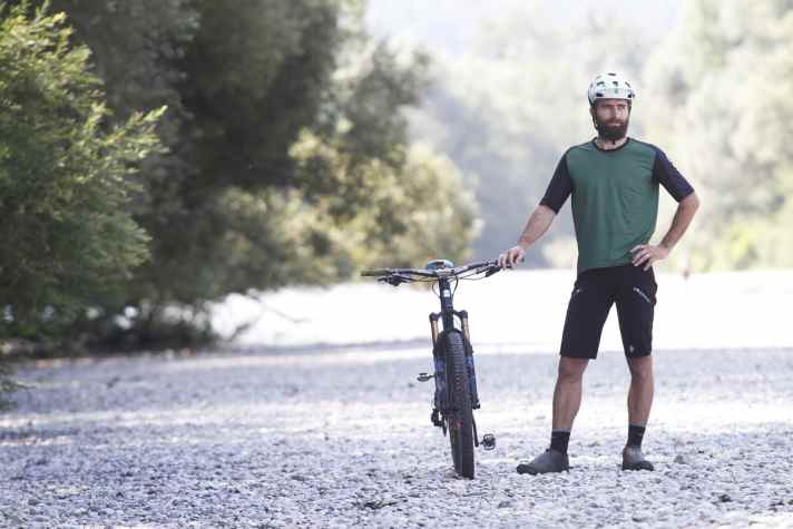   Sportlich geschnitte Kombi für Racer und Trailbiker.