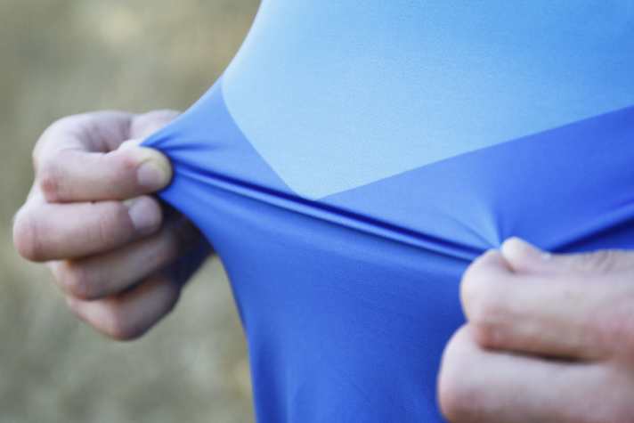   Das Gore Shirt kommt mit hohem Stretch-Anteil.