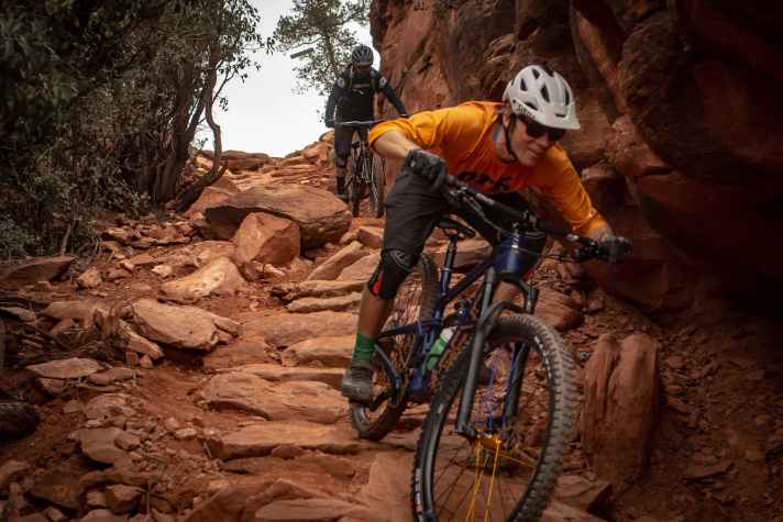   Bei beiden Bikes legt Revel Wert auf ausgewogene Fahreigenschaften bergauf wie im Downhill. Das Rail ist aber das abfahrtslastigere Bike.