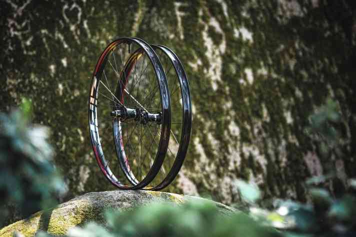   Der neue Zipp 3Zero Moto Carbon-Laufradsatz für Enduro-Biker.