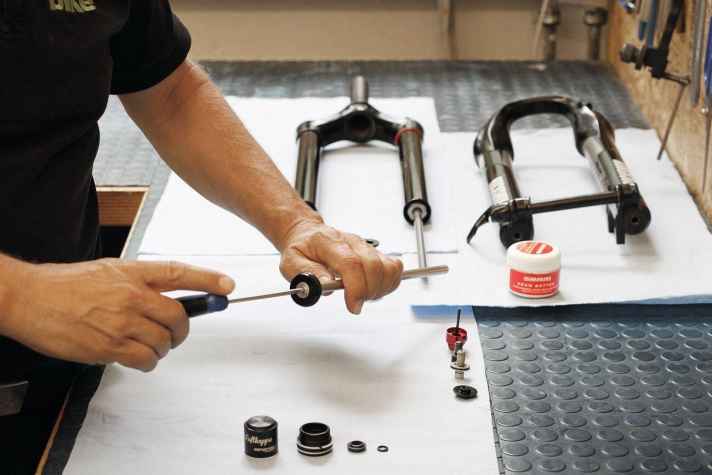    Profi oder Amateur? Beim Tuning via Vorsprung Luftkappe sollte man über eine gut ausgestattete Heimwerkstatt und Schraubererfahrung verfügen. 