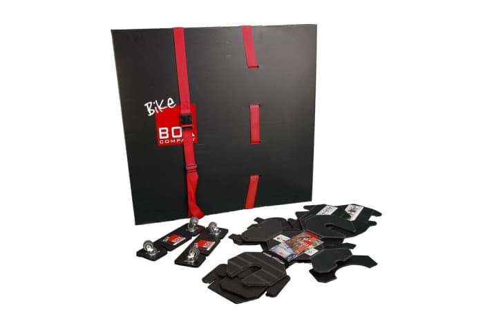START-UP AWARD WINNER – Bike Box   Hersteller: Bike Box   Fahrradkoffer sind riesig und teuer, deshalb hat die Gründerin des südafrikanischen Unternehmens eine Lösung gefunden: die Bike Box. Statement der Eurobike Award Jury: „Diese Lösung für den Fahrradtransport bietet mehr Schutz als viele Alternativen, die drei bis viermal so viel kosten. Das System passt für MTBs und Rennräder und kann ergänzt werden, um bestimmte besonders empfindliche Teile zu schützen. Und: Es ist sehr platzsparend zu lagern.“