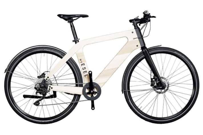 AWARD GEWINNER – My Esel E-Tour Diamant   Hersteller: My Esel   Statement der Eurobike Award Jury: „Dank der mit biometrischen Daten gefütterten Software wird hier ein Rahmen geschaffen, der sehr genau auf die Anatomie des Fahrers zugeschnitten ist. Wir fanden: eine sehr schöne Anwendung des nachwachsenden Rohstoffs Holz.“