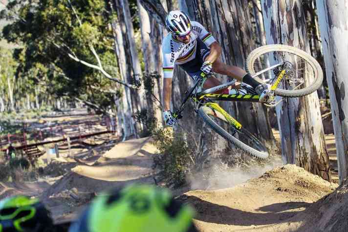   Eine gute Fahrtechnik zahlt sich auch im Marathon aus. Es muss ja nicht gleich Ninos Signature-Whip sein.