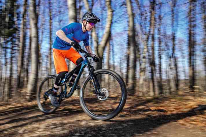   Warum das neue Kona Hei Hei CR  richtig Laune im Gelände macht, lesen Sie im BIKE-Test in Ausgabe 6/20.