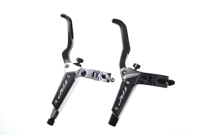 Rechts der alte Bremshebel, links der neue der TRP DH-R Evo.