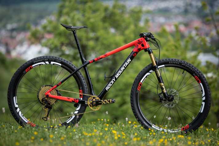   Das aufgebohrte Rocky Mountain Vertex zieht Blicke nur so auf sich und wiegt dabei gerade einmal 7,6 Kilo.