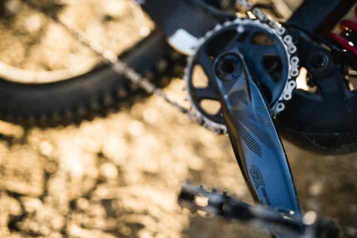   Die neue Carbon-Kurbel der GX-Eagle-Gruppe: 553 Gramm schwer und 290 Euro teuer.