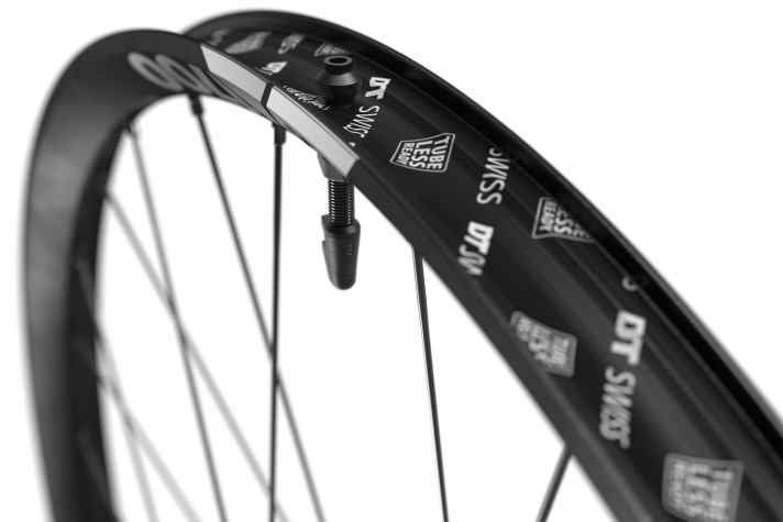   Auf die Tubeless-Nutzung ausgelegt: die neuen 1700 Spline-Laufräder von DT Swiss.