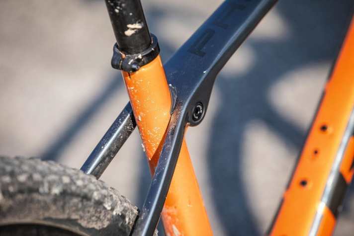   6,61 Millimeter flexte die 31,6er Carbon-Sattelstütze im BIKE-Testlabor bei der Komfortmessung. Wie gut der Wert im Vergleich zu anderen MTB-Hardtails ist, lesen Sie in BIKE 10/20 – ab. 1. September im Handel.