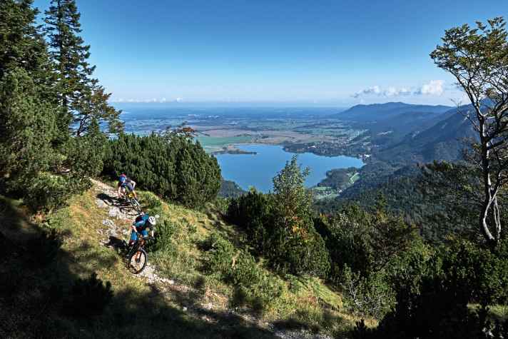   Tiefblicke auf Kochel- und Walchensee sind bei der Herzogstand-Tour in jedem Fall garantiert.