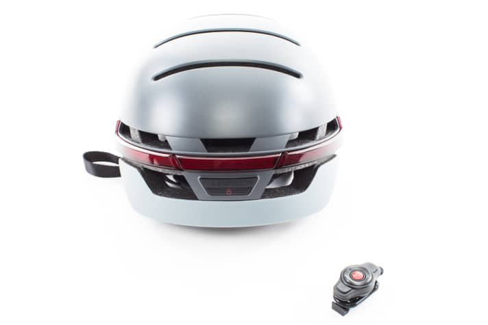<a href="http://www.livall.com/" target="_blank" rel="noopener noreferrer nofollow">Livall</a>  BH51   Futuristischer Fahrradhelm mit Lichtstreifen und integrierter Sound-Anlage.  Jury Statement: Auf den ersten Blick hat uns der stylische Look dieses Helms mit seinen Rücklichtern für bessere Sichtbarkeit gefallen. Die Bluetooth-Anbindung funktioniert hervorragend. Und selbst für in unmittelbarer Nähe stehende Personen ist die Musik kaum hörbar, während man selbst Außengeräusche gut wahrnehmen kann.