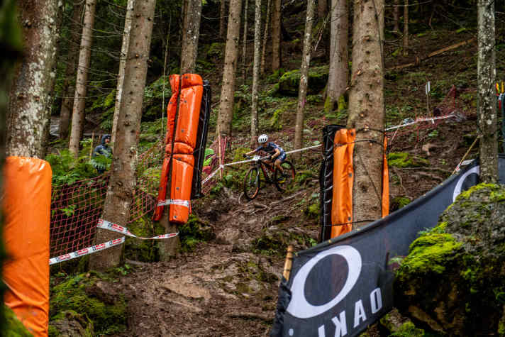   „Die Downhill-Sektionen waren ziemlich schwer. Da ging es eigentlich nur darum, heil unten an zu kommen und nicht zu stürze", sagte Sieger Tom Pidcok hinterher.