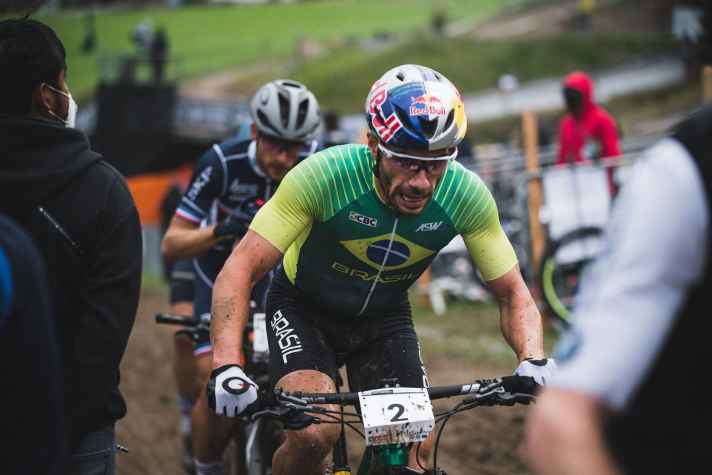   Ein Platten kostete den frischgebackenen Worldcup-Sieger Henrique Avancini die Chance, um eine Medaille zu kämpfen. Am Ende landete der Brasilianer auf Rang zehn. 