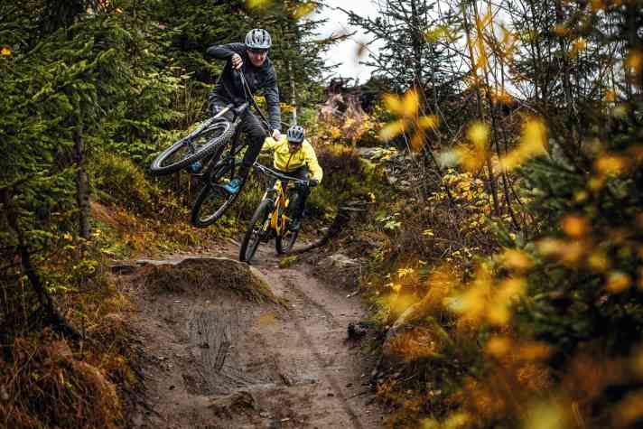 Königsklasse: leicht, edel und schnell – wer besteigt den Thron der Enduro-Kategorie? Sieben Modelle im Test mit Deutschlands Enduro-Meister Christian Textor. Ab Seite 14 – in BIKE 1/2021