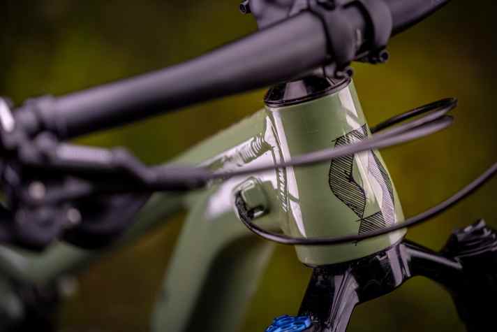 Das kurze Steuerrohr soll für eine tiefe Front und genug Druck auf dem Vorderrad sorgen.