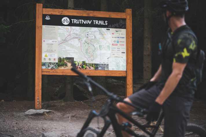 Die Abfahrten in Trutnov sind perfekt ausgeschildert und farblich nach Schwierigkeit gekennzeichnet. | t.