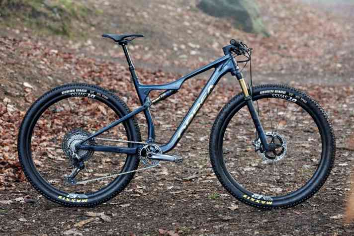   ORBEA Oiz M Team | 10,4 kg / 100/112 mm / 29" / 7098 Euro (Rahmen 3499 Euro)