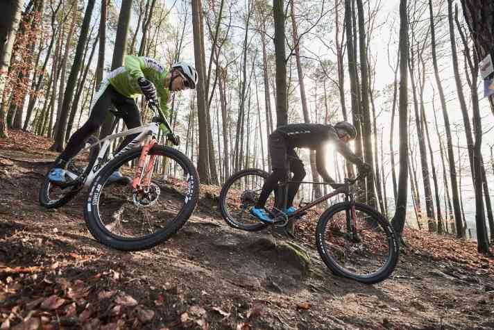   Welches der zehn Bikes von Cannondale bis Scott, von Hardtail bis Racefully im Test am meisten überzeugen konnte, lest ihr im großen Racebike-Test in BIKE 3/2021 in der App oder als Einzel-PDF zum Download. 