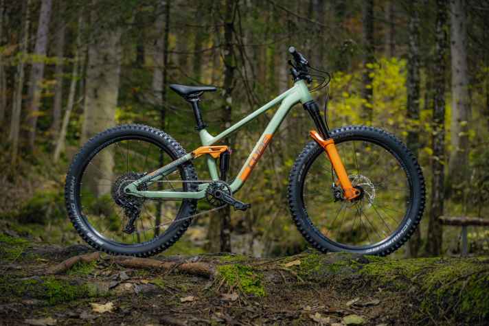   <a href="https://www.awin1.com/cread.php?awinmid=15695&awinaffid=471469&clickref=B+Cube+Stereo+240+Pro&ued=https%3A%2F%2Fwww.fahrrad-xxl.de%2Fcube-stereo-240-pro-p00058221m001" target="_blank" rel="noopener noreferrer nofollow">CUBE Stereo 240 Pro</a> * 2,4 kg / 120/120 mm / 24" / 2049 Euro