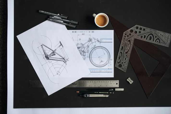   Glücksformel: Welche Geometrie die richtige ist, hängt maßgeblich vom Einsatzbereich ab. Wir haben ein Touren-Bike und ein Enduro vermessen und analysiert.