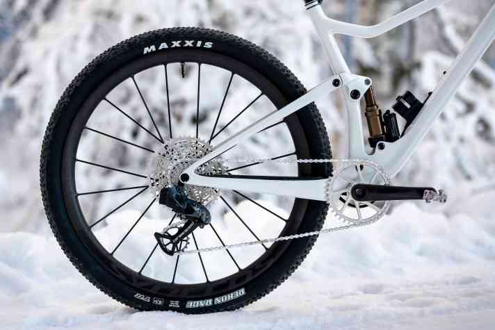   Weil das XX1 Eagle AXS-Schaltwerk nicht schon teuer genug ist, wurde es mit dem OSPW-System von CeramicSpeed upgegradet.