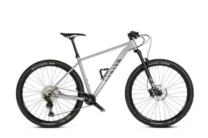   CANYON Grand Canyon 8 13,8 kg / 124 mm / 29" / 1399 Euro¹
